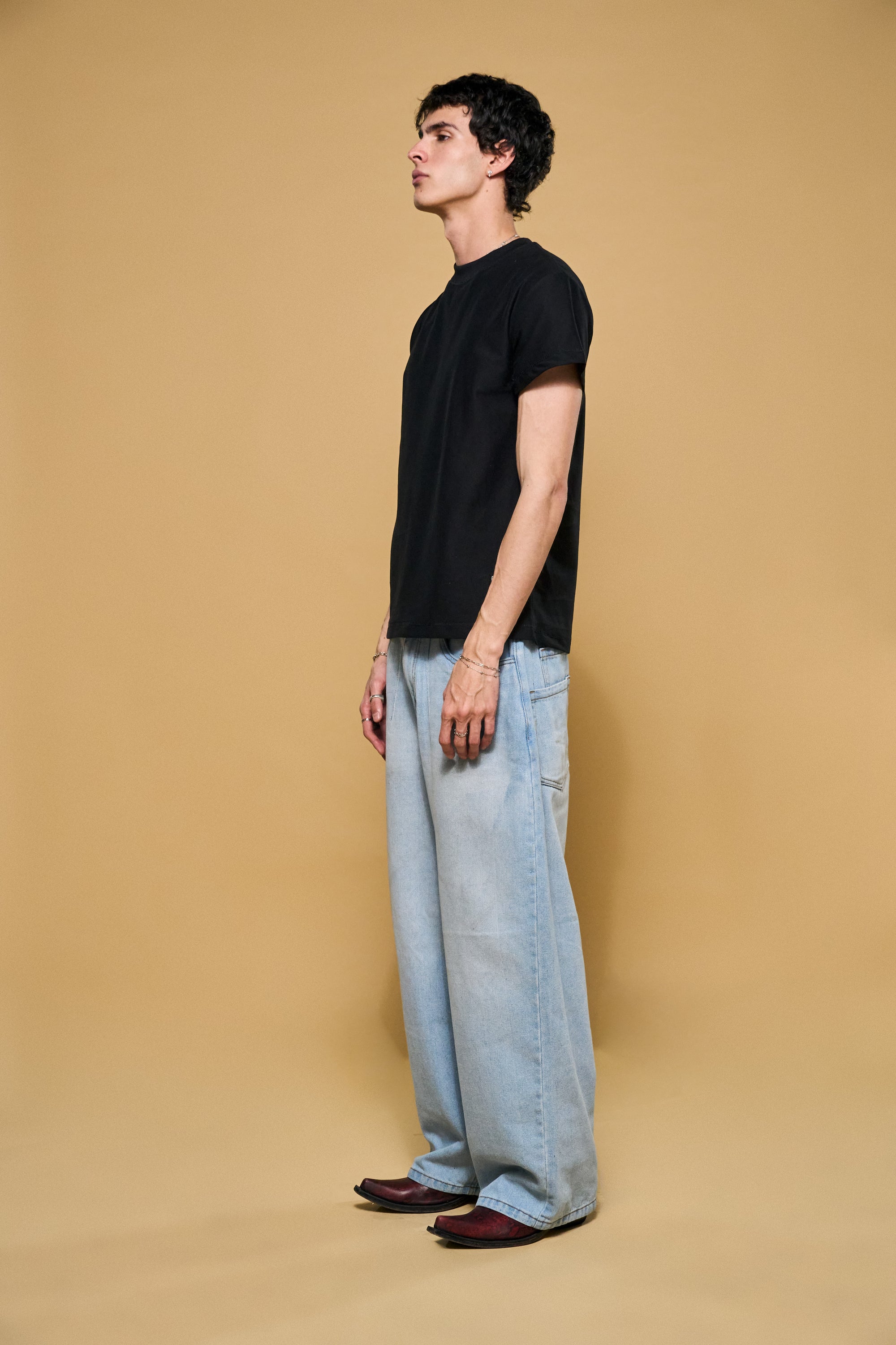 Basics V3 - Mørk T-shirt