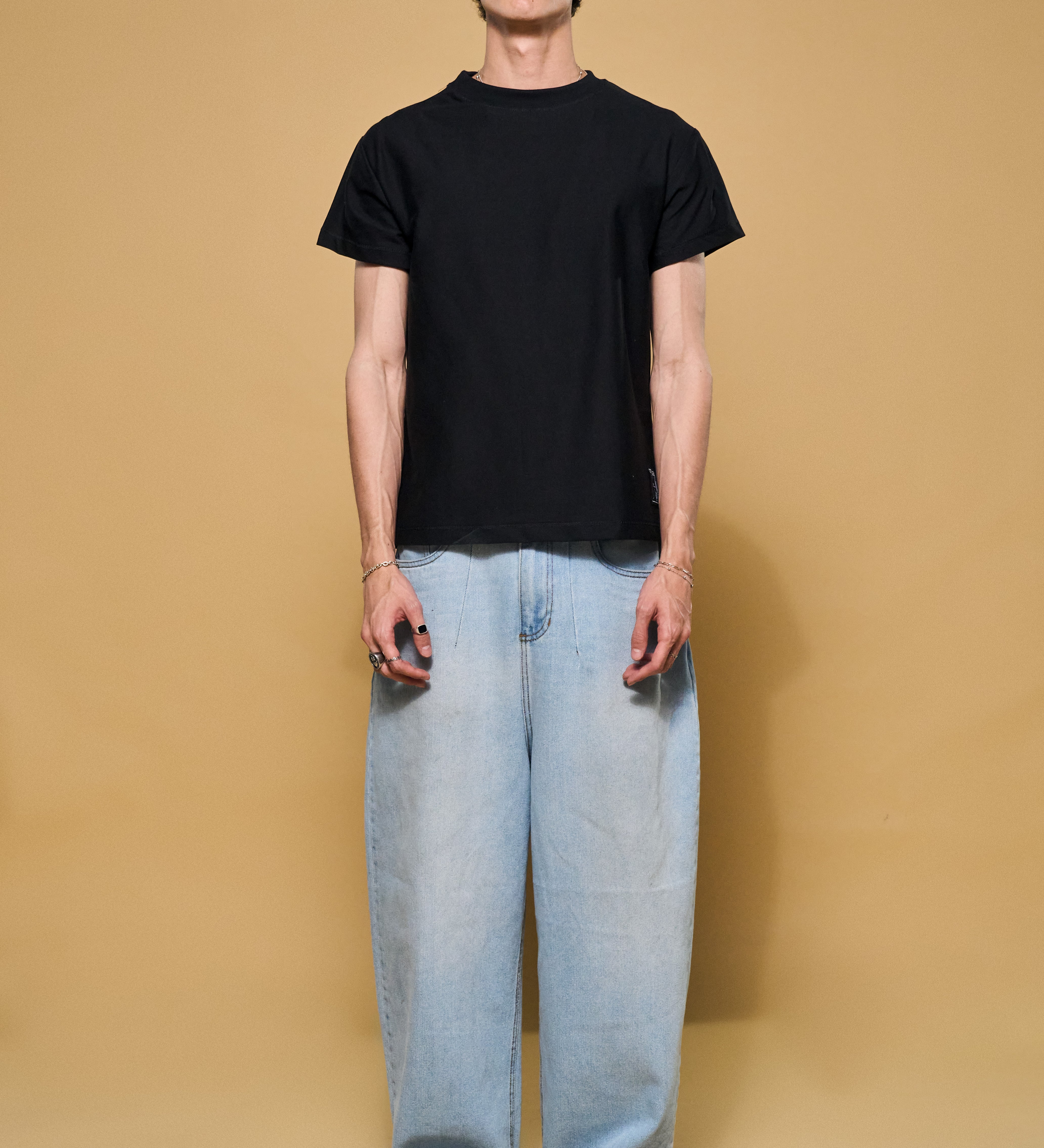 Basics V3 - Mørk T-shirt